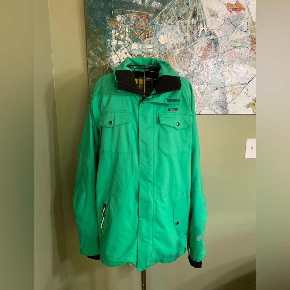 Orage ski/ snowboarding jacket in size L.